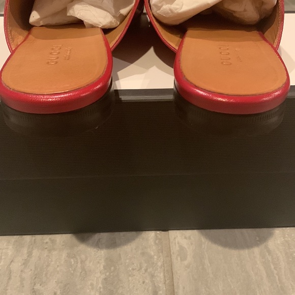 Gucci Slides - Picture 4 of 4